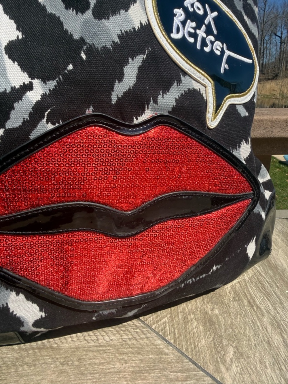 EUC Betsey Johnson Vintage Betsyville Zebra Tote Red Lip Sequin Bag - Picture 3 of 11